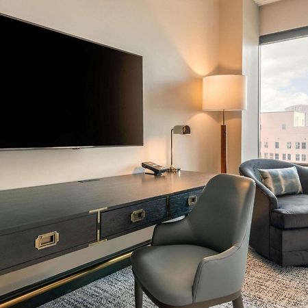 Cambria Hotel Houston Downtown Convention Center Bagian luar foto