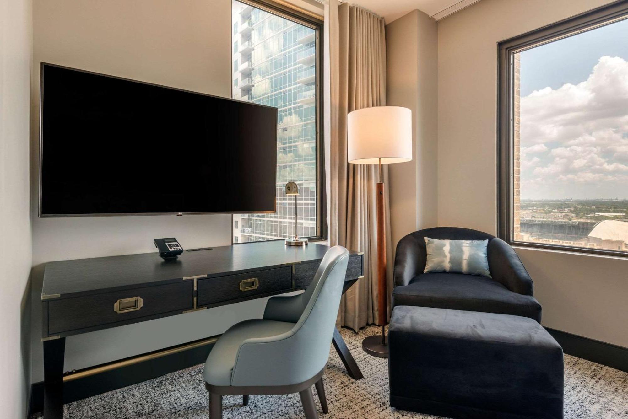 Cambria Hotel Houston Downtown Convention Center Bagian luar foto