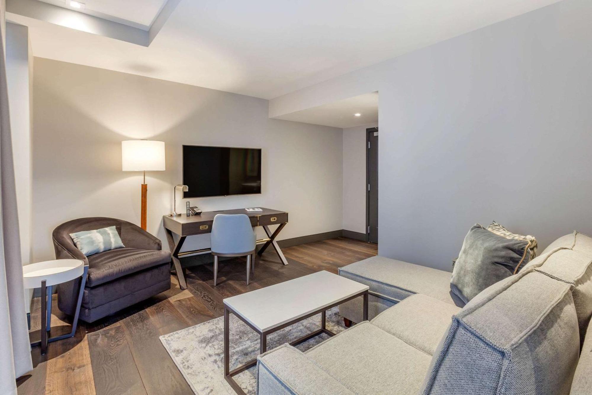 Cambria Hotel Houston Downtown Convention Center Bagian luar foto