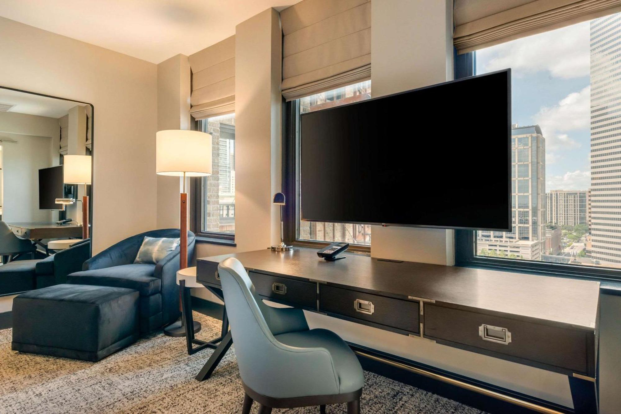 Cambria Hotel Houston Downtown Convention Center Bagian luar foto