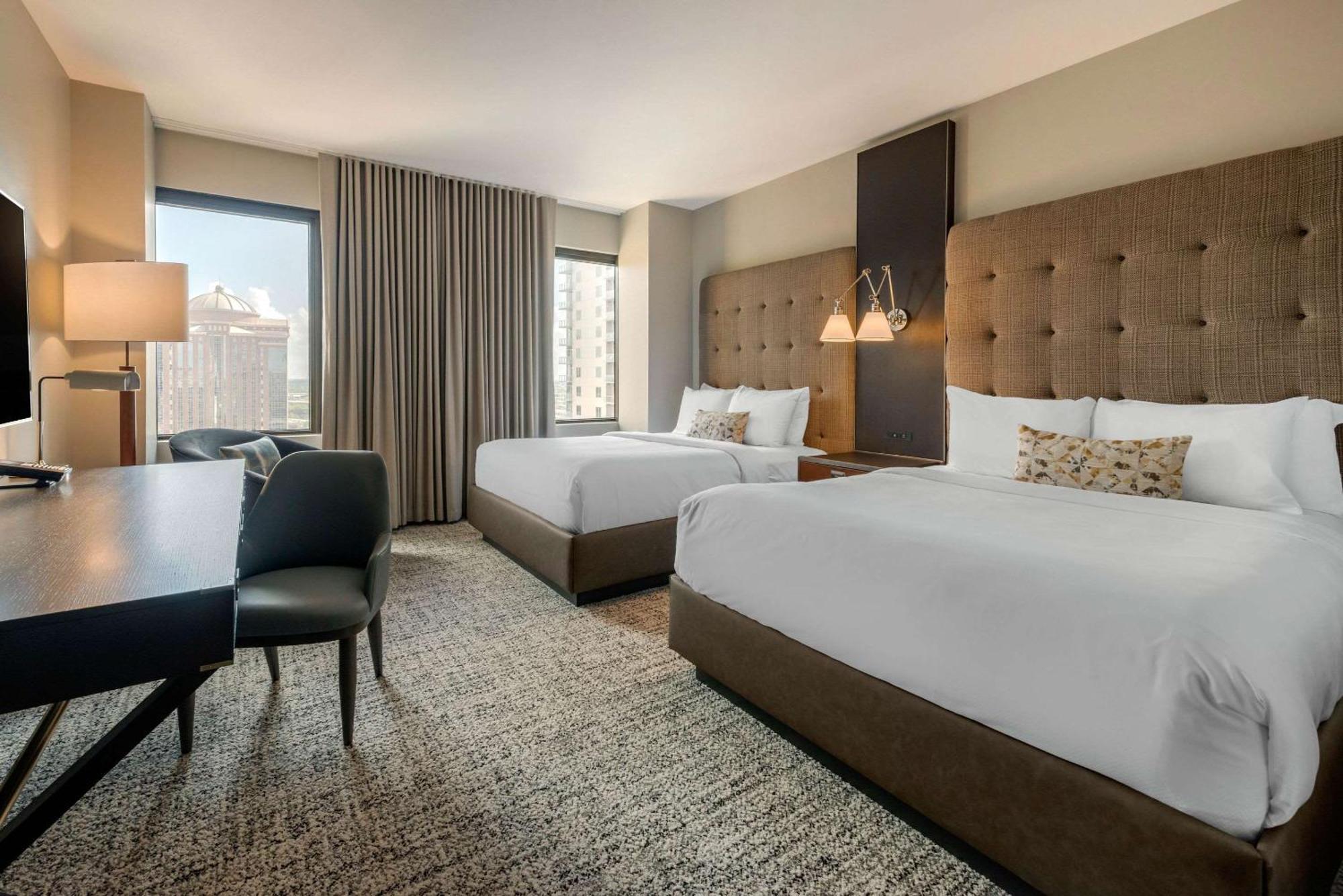 Cambria Hotel Houston Downtown Convention Center Bagian luar foto