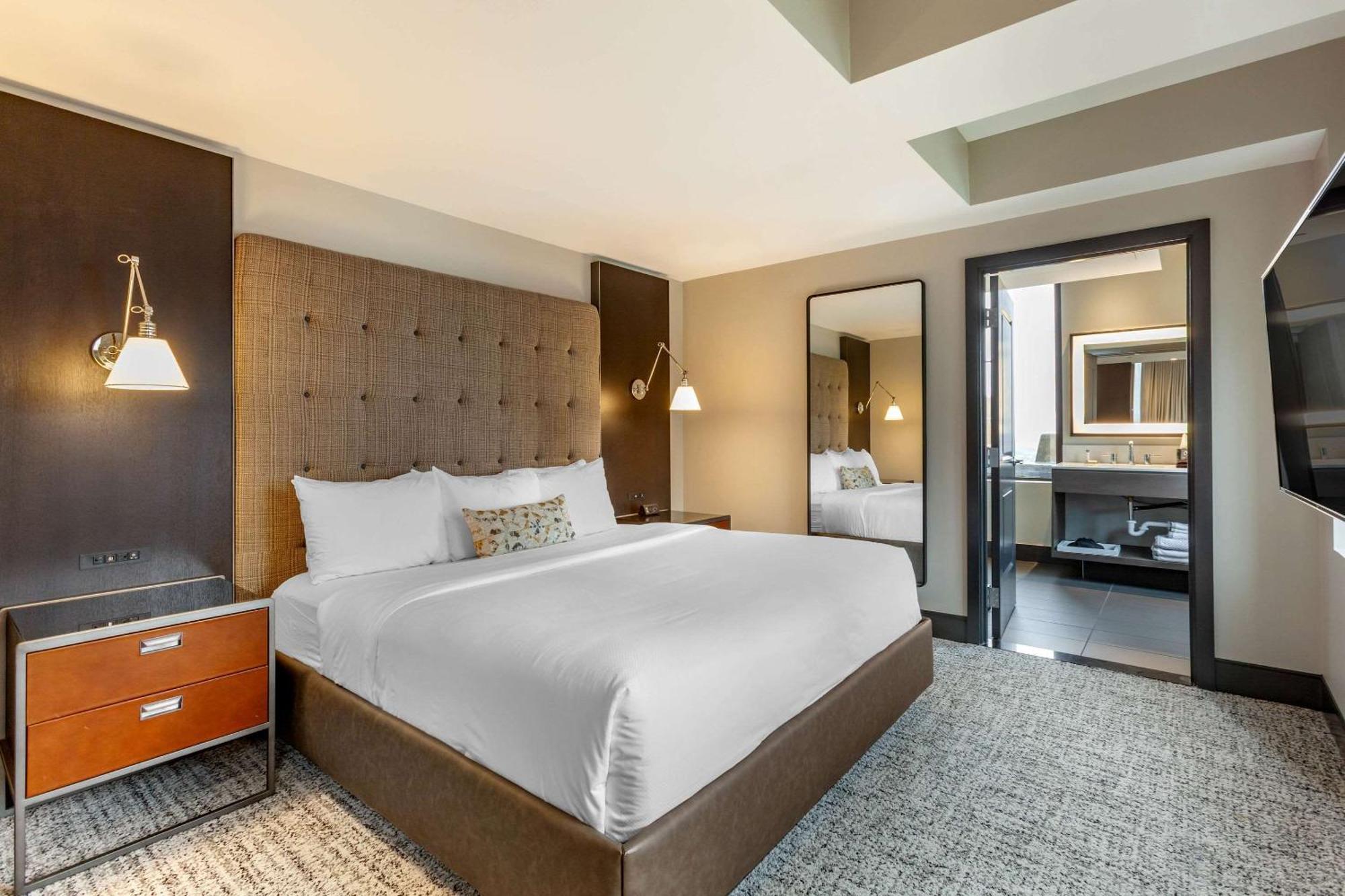 Cambria Hotel Houston Downtown Convention Center Bagian luar foto